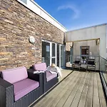 14 Azure In Fistral, Newquay