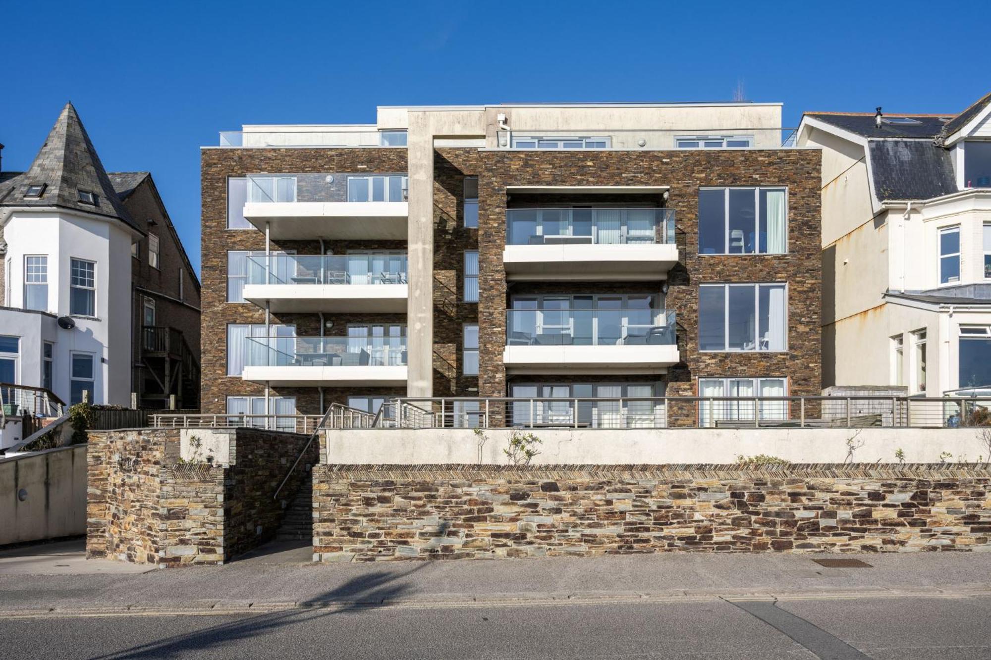 14 Azure In Fistral, Newquay Holiday home *