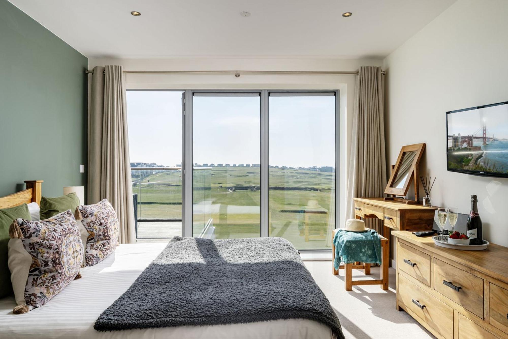 Holiday home 14 Azure In Fistral, Newquay